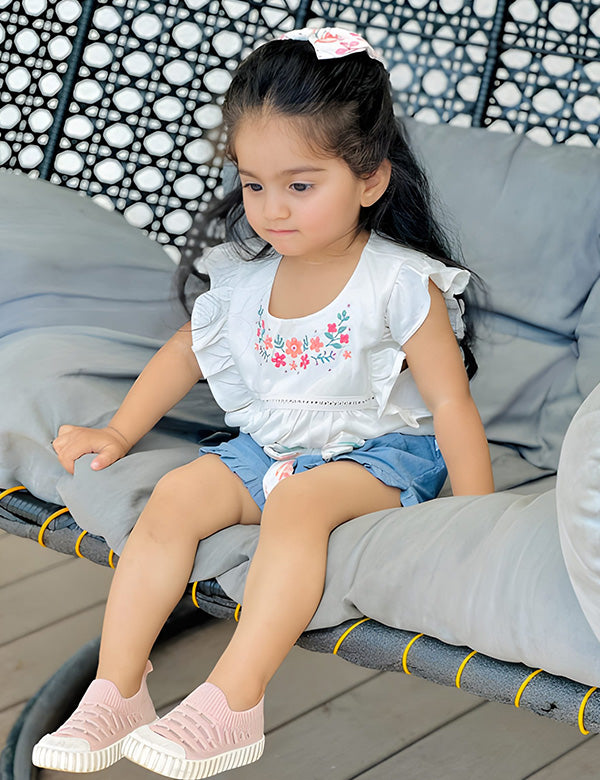 Organic cotton baby dress set with embroidered ruffle top, chambray shorts, and matching bow – cute 3-piece baby dress outfit