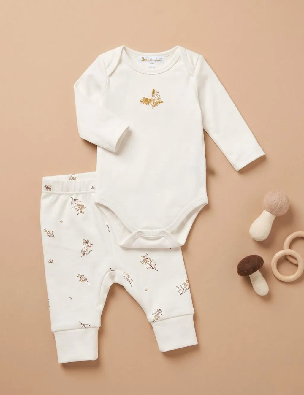 Soft Organic Cotton Baby Set – Bodysuit, Leggings & Cap