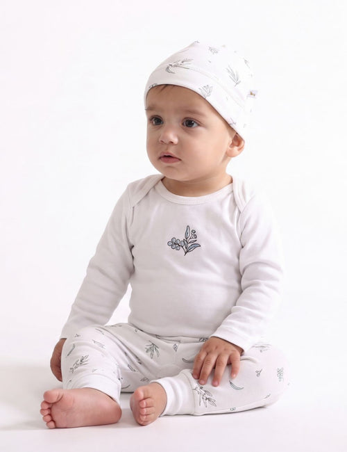 Soft Organic Cotton Baby Set – Bodysuit, Leggings & Cap
